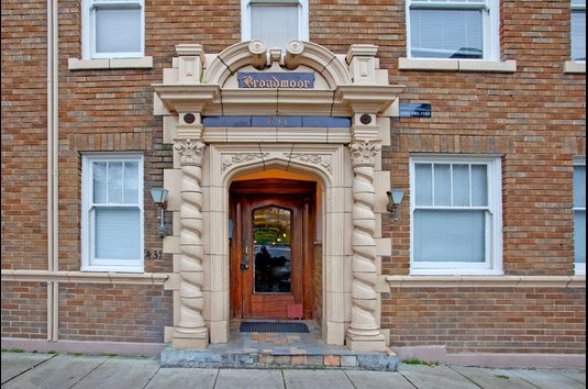 Broadmoor Apartments 40 Reviews Tacoma Wa For Rent Image Of Broadmoor Apartments In Tacoma Wa
