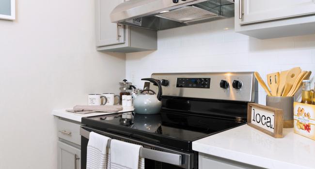 Woods of Fairfax Apartments Reviews Lorton VA 7630 Fairfield Woods