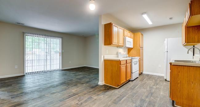 Sharon Oaks Apartments Charlotte Nc Apartments For Rent Apartmentratings C