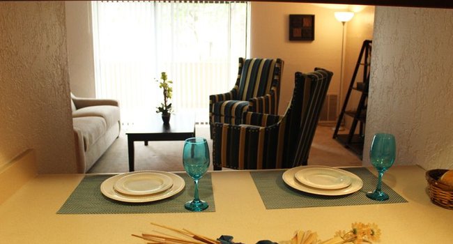 Mission Hill Apartments 54 Reviews Albuquerque Nm Apartments