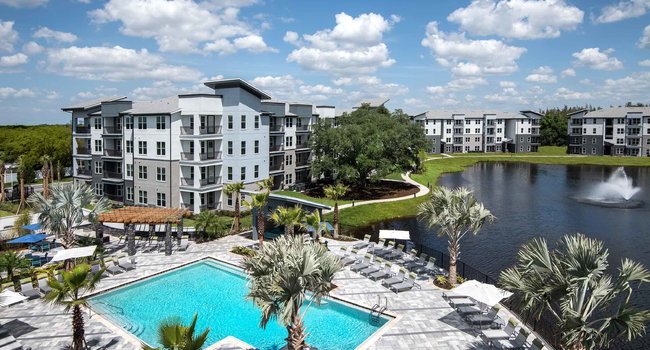 Pearce at Pavilion Apartments - Riverview FL