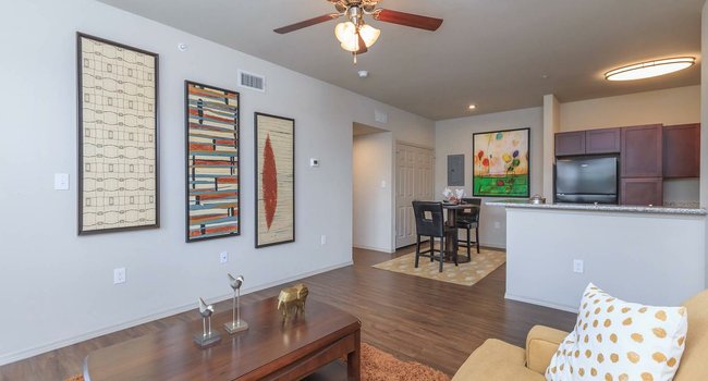 Aria At Wilcrest 4 Reviews Houston Tx Apartments For Rent Apartmentratings C