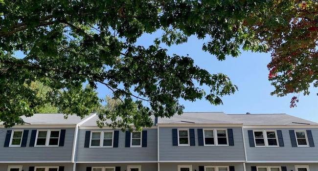 Coach Lantern Apartments 30 Reviews Scarborough Me Apartments For Rent Apartmentratings C