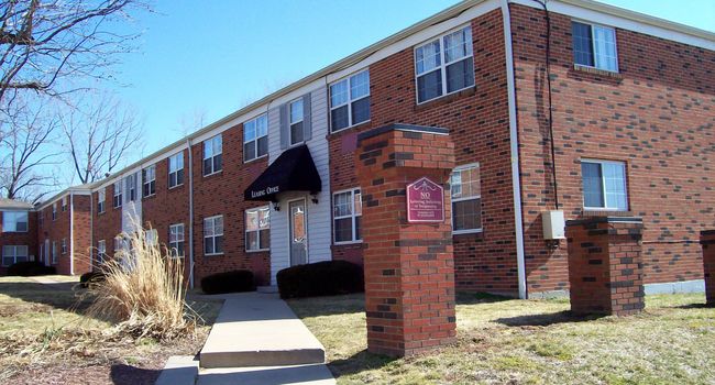 Brittany Court Apartments 17 Reviews Alton IL Apartments for Rent