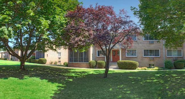 Clover Park Apartments 15 Reviews Rochester Ny