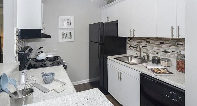 Gardenwood Apartments 114 Reviews College Park Ga Apartments For Rent Apartmentratings C