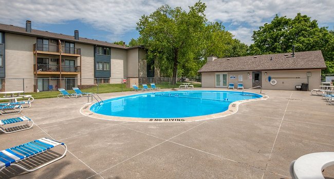 Ashford Ridge 19 Reviews Urbandale Ia Apartments For Rent Apartmentratings C