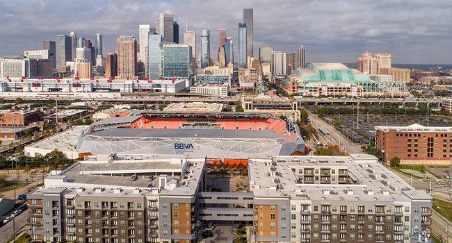 Circuit - 8 Reviews | Houston, TX Apartments for Rent | ApartmentRatings©