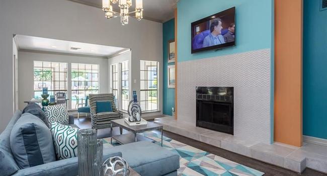 The Huntley 146 Reviews Webster Tx Apartments For Rent Image Of The Huntley In Webster Tx