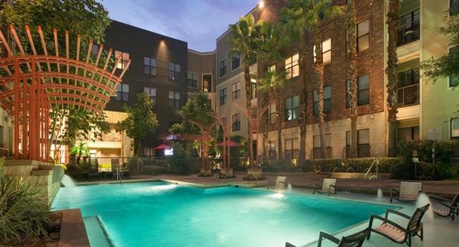 The Core Apartments - 411 Reviews | Houston, TX Apartments for Rent