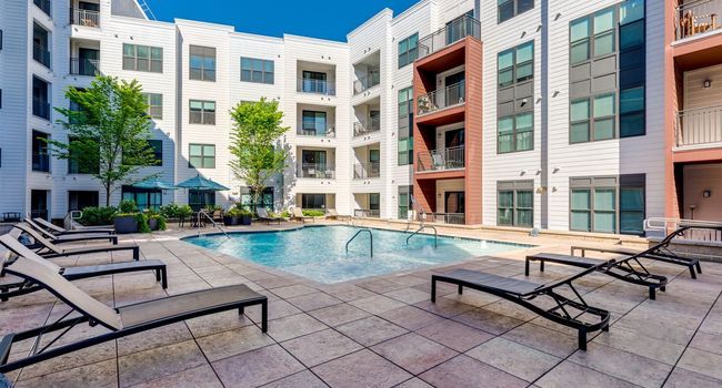 Loft One35 Apartments - 68 Reviews | Charlotte, NC Apartments for Rent