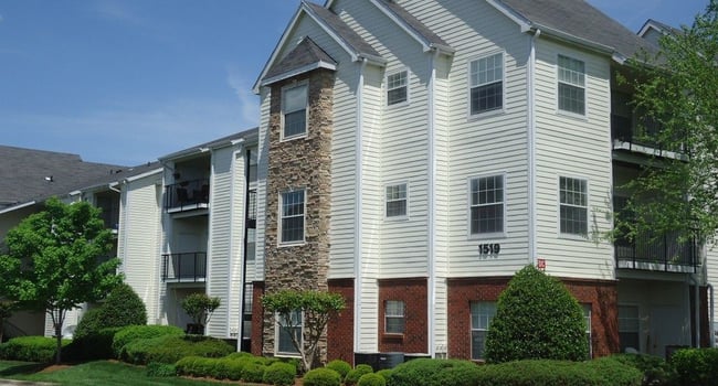 Crowne Gardens 81 Reviews Greensboro Nc Apartments For Rent