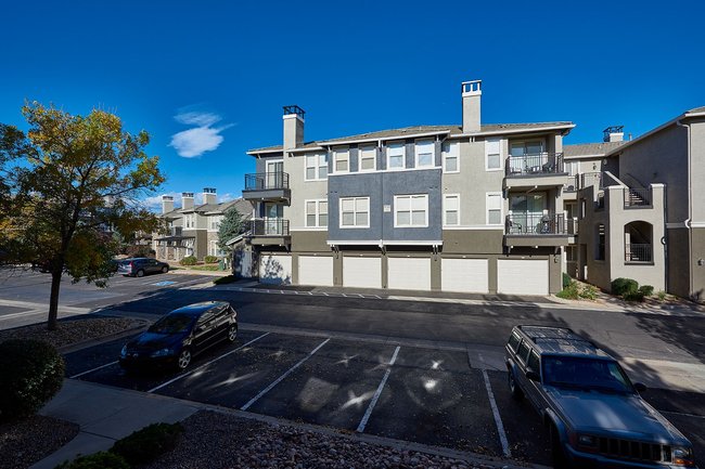Creekside at Highlands Ranch Apartments 223 Reviews