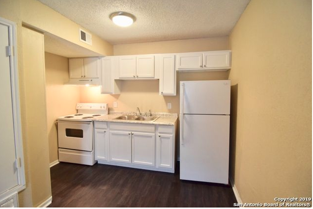 Kelly Apartments - 13 Reviews | San Antonio, TX Apartments for Rent