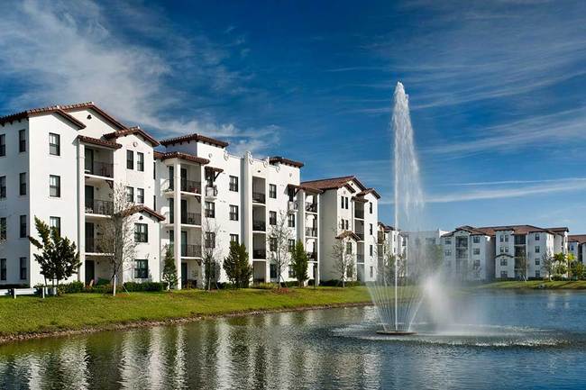 AMLI Doral - 25 Reviews | Doral, FL Apartments for Rent | ApartmentRatings©