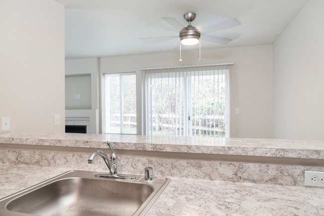 Nantucket Gate Apartments - 280 Reviews | Tacoma, WA ...