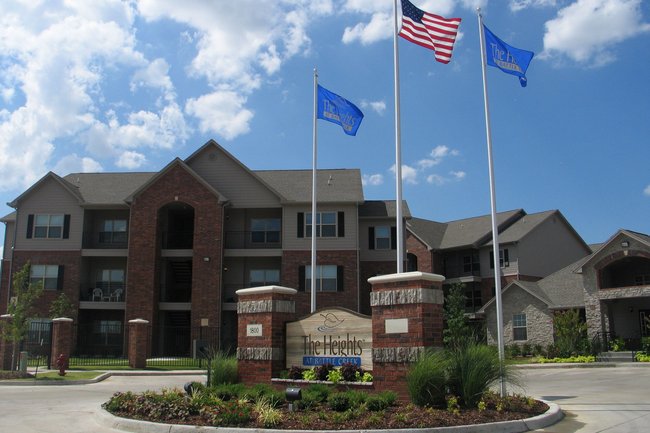 The Heights at Battle Creek Apartments - 177 Reviews | Broken Arrow, OK